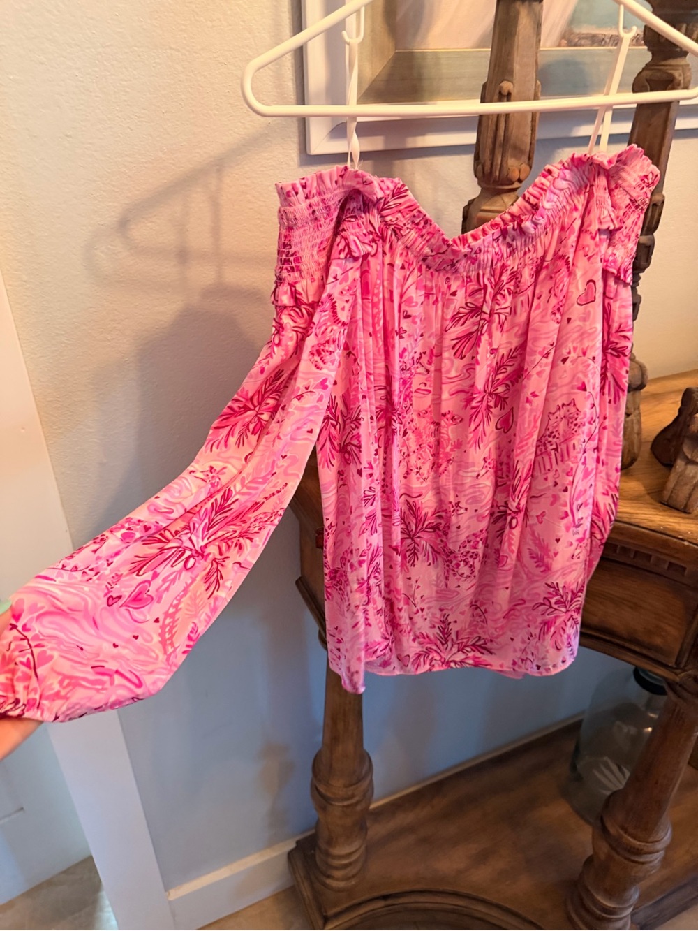 Lilly Pulitzer off shoulder top - Picture 3 of 6